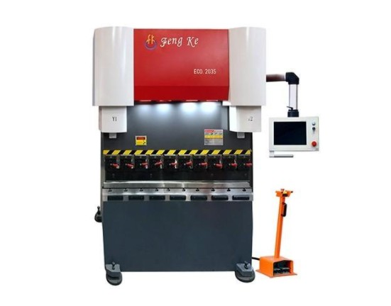 豐科機(jī)械創(chuàng)新純電伺服折彎機(jī)，乘勢折彎機(jī)節(jié)能環(huán)保新時代? 